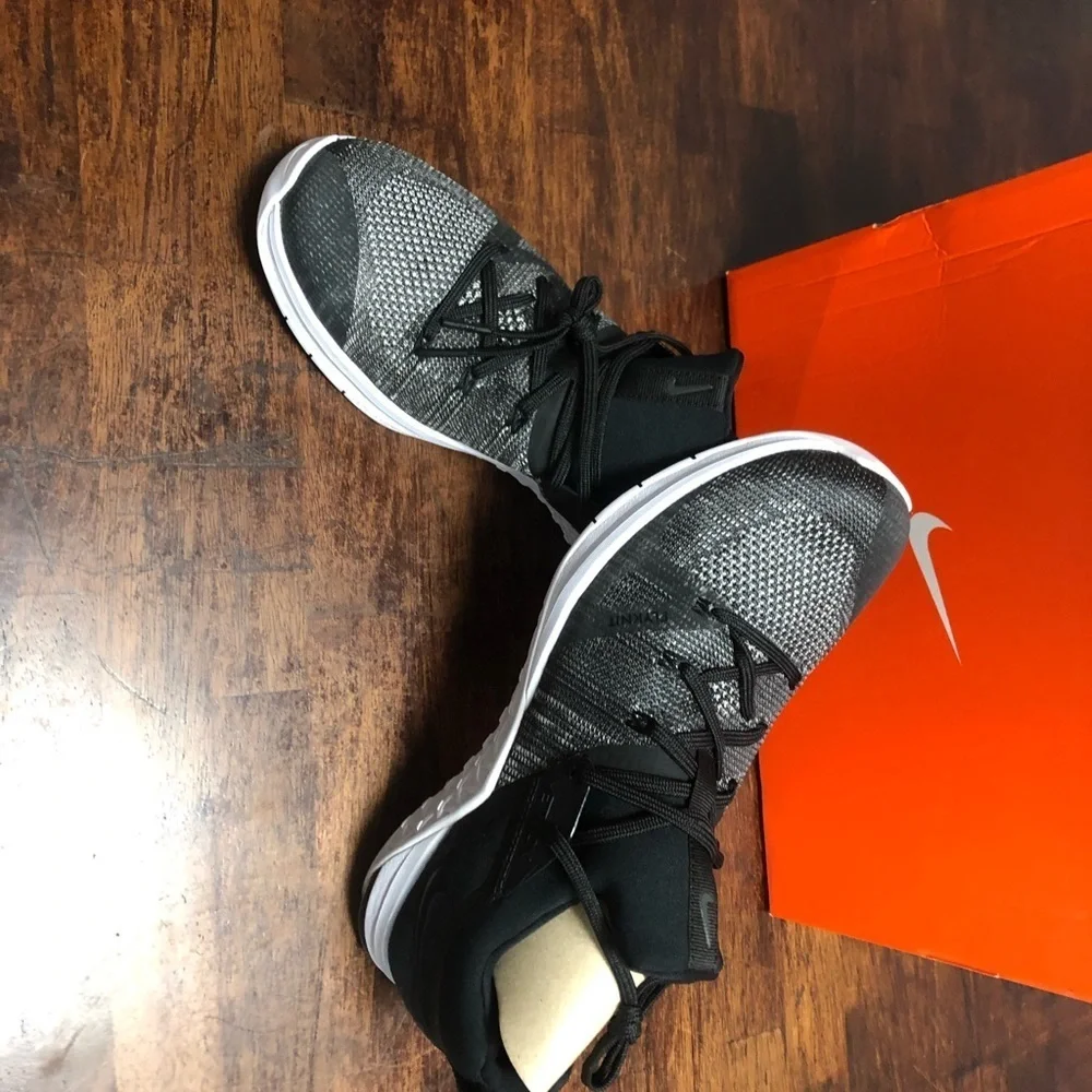 Nike Metcons sz Various